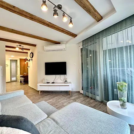 Moments - Ruby Garden * Balatonszárszó