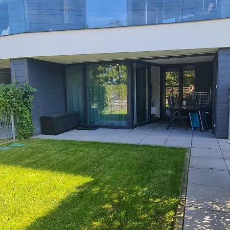 Moments - Ruby Garden Apartment *