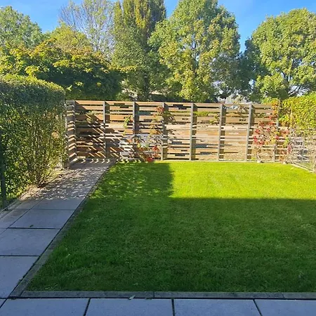 Moments - Ruby Garden * Balatonszárszó