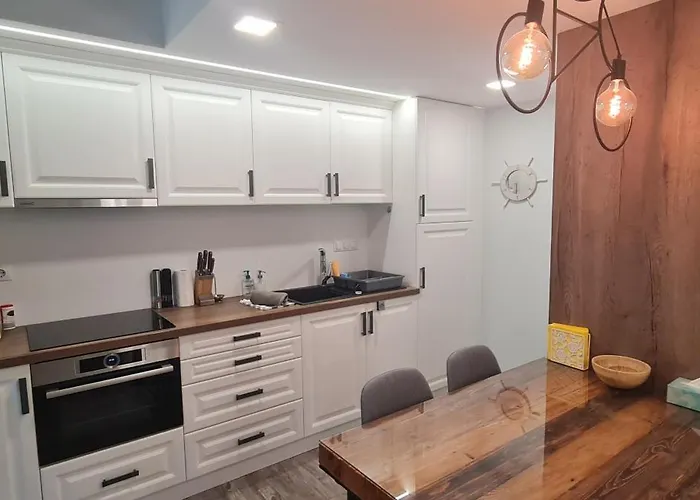 Moments - Ruby Garden